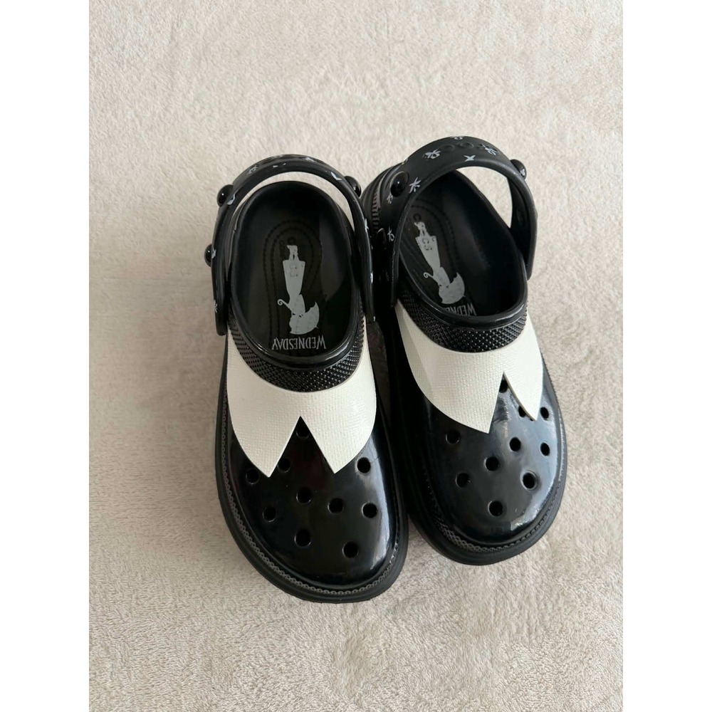 Crocs Womens 9 Black Wednesday Addams Stomp Clog Platform Goth Nevermore Academy